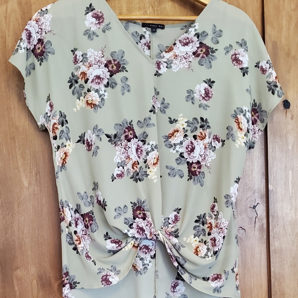 Cute Ladies West Kei blouse